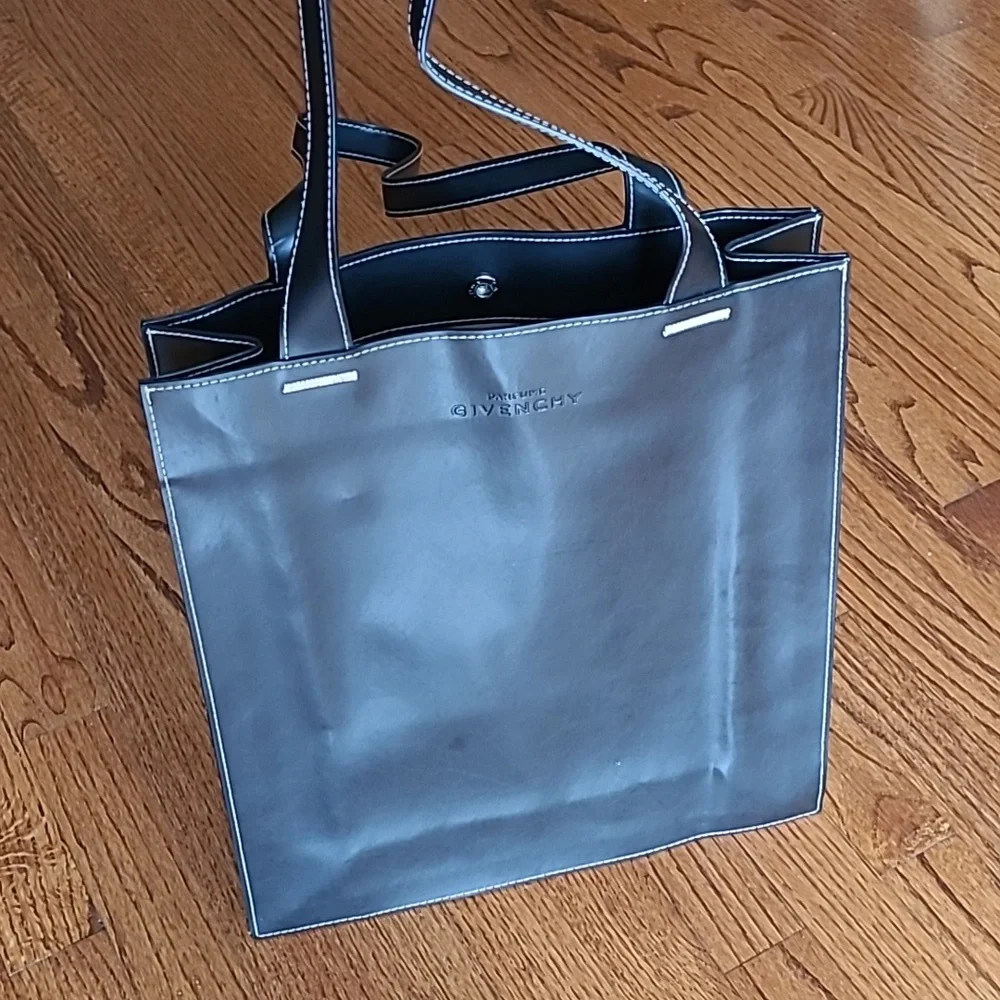 Givenchy Parfums Black Tote Bag with Snap Closure & Dual Handles - Picture 8 of 16